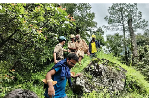 केदारनाथ भूस्खलन- जंगल में सर्च ऑपरेशन के लिए डॉग स्क्वायड लगाए गए..