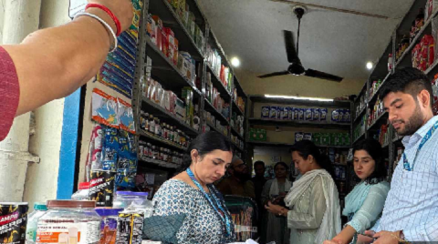 नशा मुक्त अभियान तेज़, औषधि विभाग ने तीन मेडिकल स्टोरों को थमाया नोटिस, एक बंद..