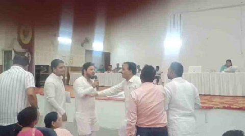 ऋषिकुल आयुर्वेदिक मेडिकल कॉलेज में नगर निगम की बैठक में हंगामा..