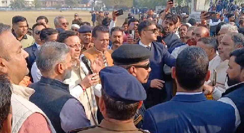 सीएम धामी हरिद्वार में किसानों से मिले, गन्ना मूल्य वृद्धि पर किसानों ने जताया धन्यवाद..